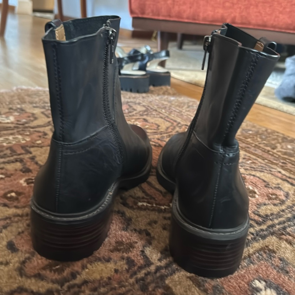 Coach Classic Turnlock Boots sz 8 - Picture 5 of 7